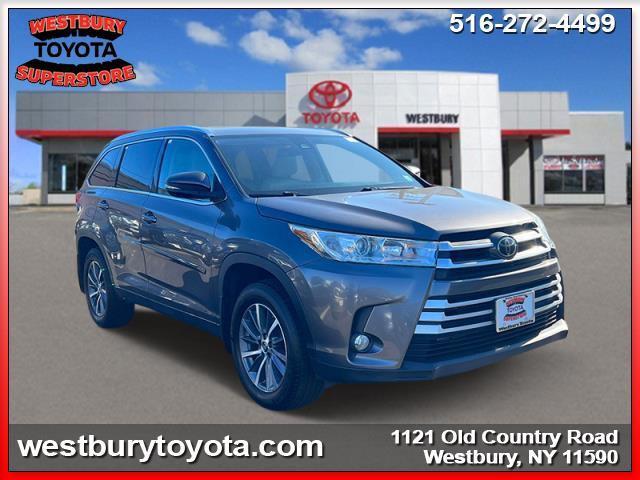 used 2018 Toyota Highlander car, priced at $23,995