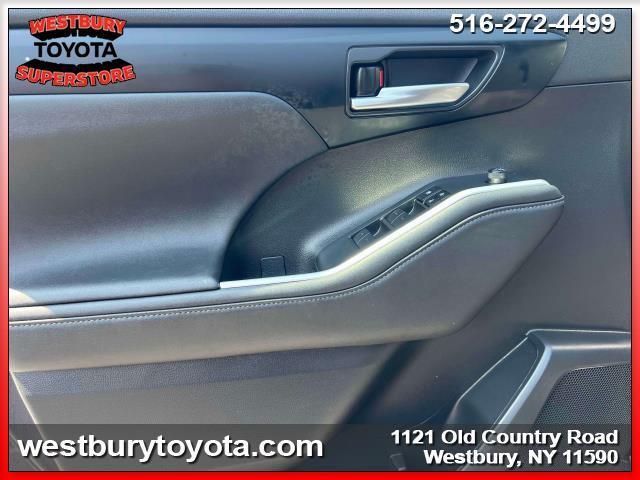 used 2023 Toyota Highlander car, priced at $38,995