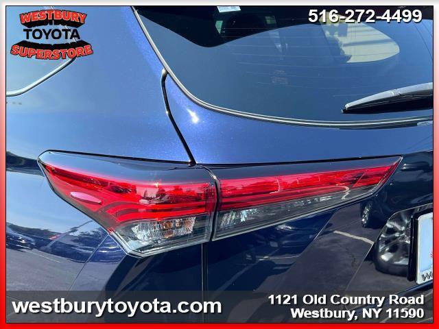 used 2023 Toyota Highlander car, priced at $38,995