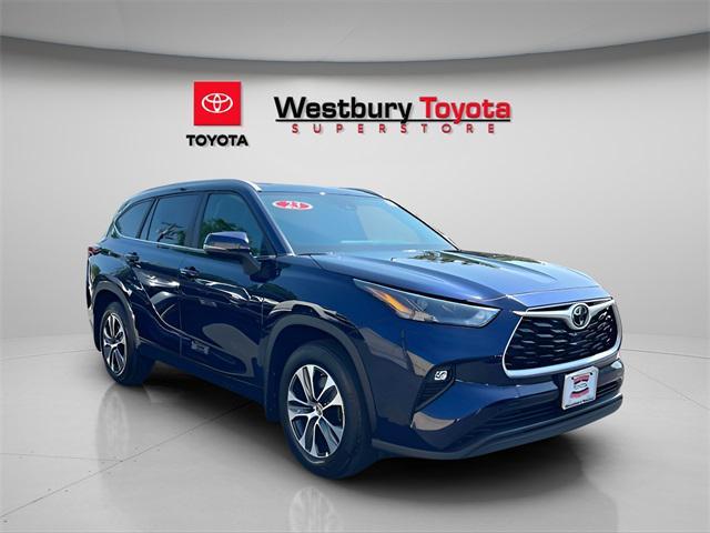 used 2023 Toyota Highlander car, priced at $38,895