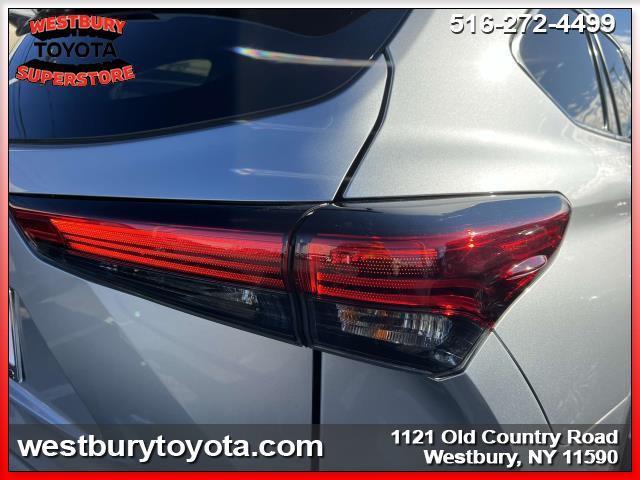 used 2022 Toyota Highlander car, priced at $30,985