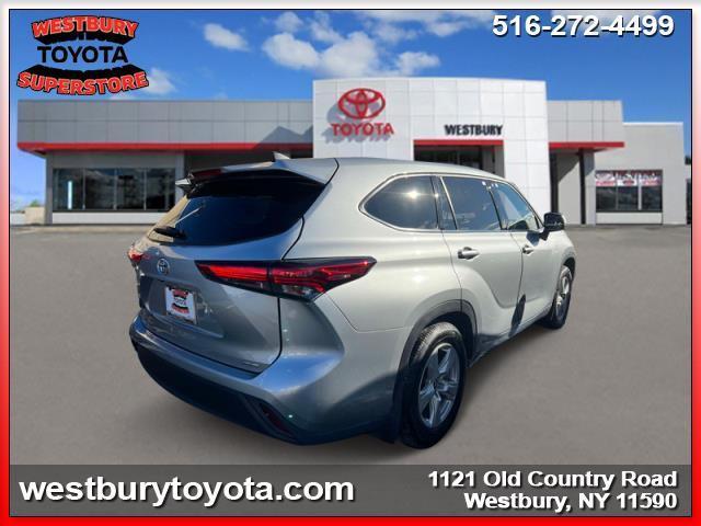 used 2022 Toyota Highlander car, priced at $30,985