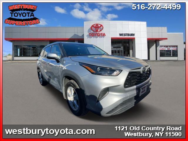 used 2022 Toyota Highlander car, priced at $30,995