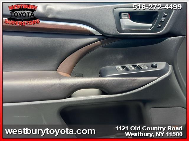 used 2016 Toyota Highlander car, priced at $21,949