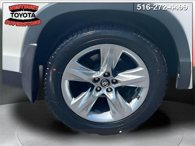 used 2016 Toyota Highlander car, priced at $21,949