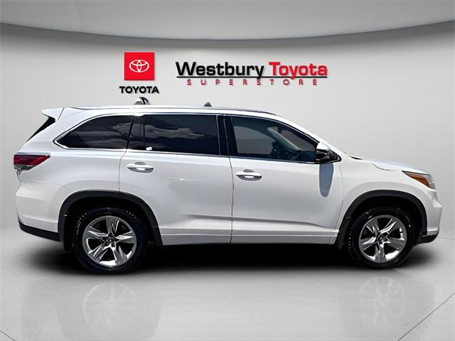 used 2016 Toyota Highlander car, priced at $22,995
