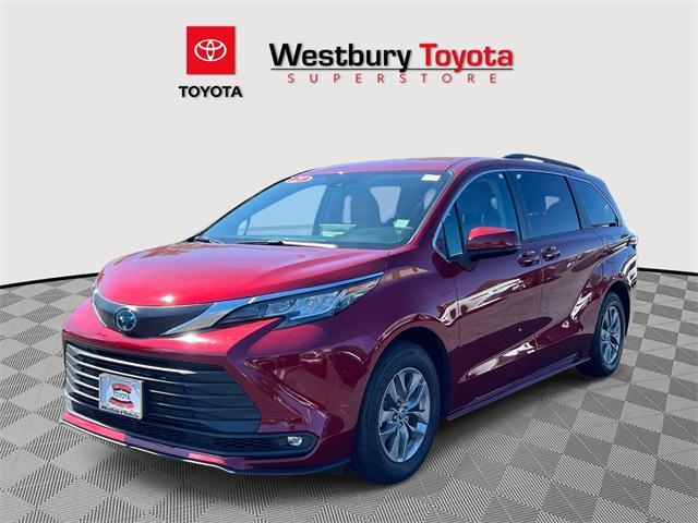 used 2023 Toyota Sienna car, priced at $44,959