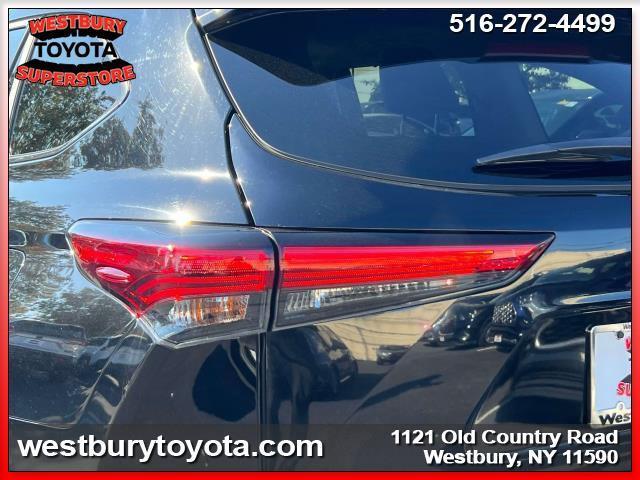 used 2023 Toyota Highlander car, priced at $39,395