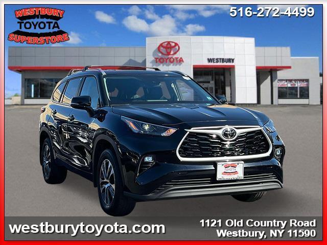 used 2023 Toyota Highlander car, priced at $39,395