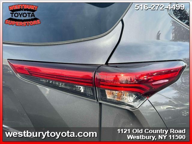 used 2020 Toyota Highlander car, priced at $33,495