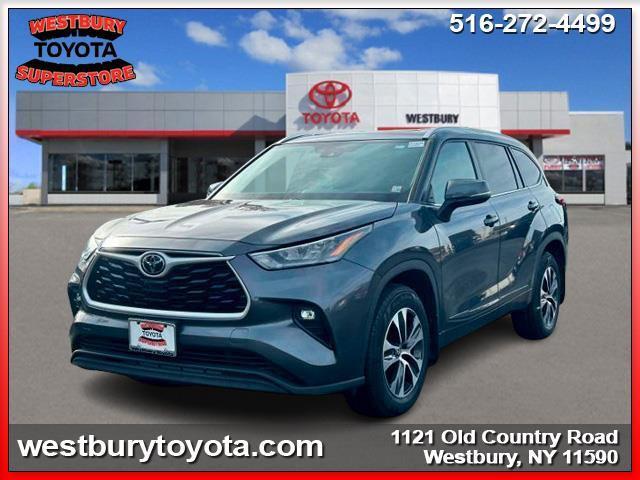 used 2020 Toyota Highlander car, priced at $33,495