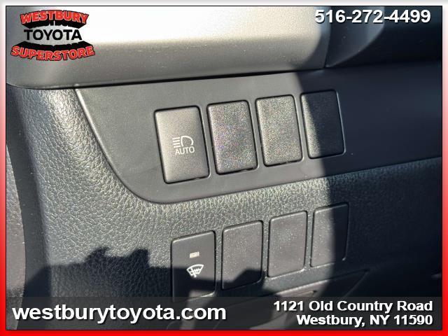 used 2019 Toyota Highlander car, priced at $22,985