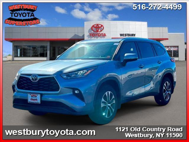 used 2020 Toyota Highlander car, priced at $30,495