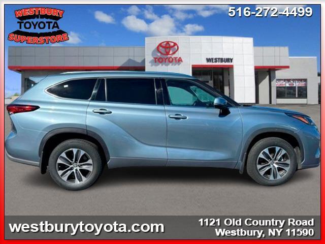 used 2020 Toyota Highlander car, priced at $30,495