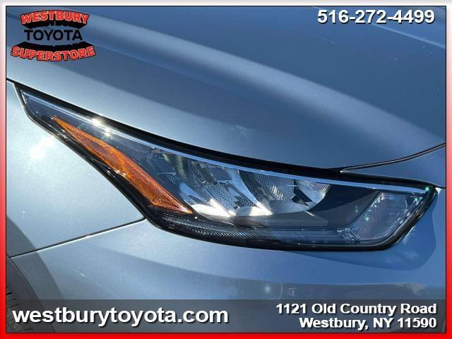 used 2020 Toyota Highlander car, priced at $30,600