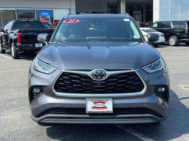 used 2021 Toyota Highlander car, priced at $37,895