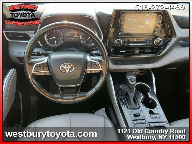 used 2022 Toyota Highlander car, priced at $34,780