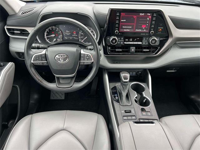 used 2022 Toyota Highlander car, priced at $38,333