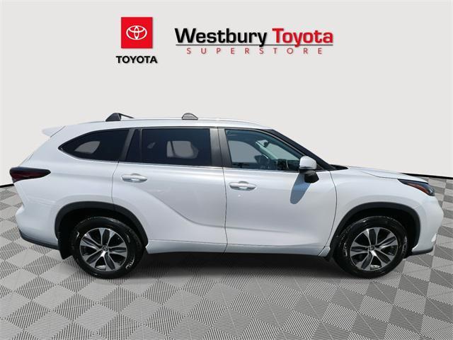 used 2024 Toyota Highlander car, priced at $44,695