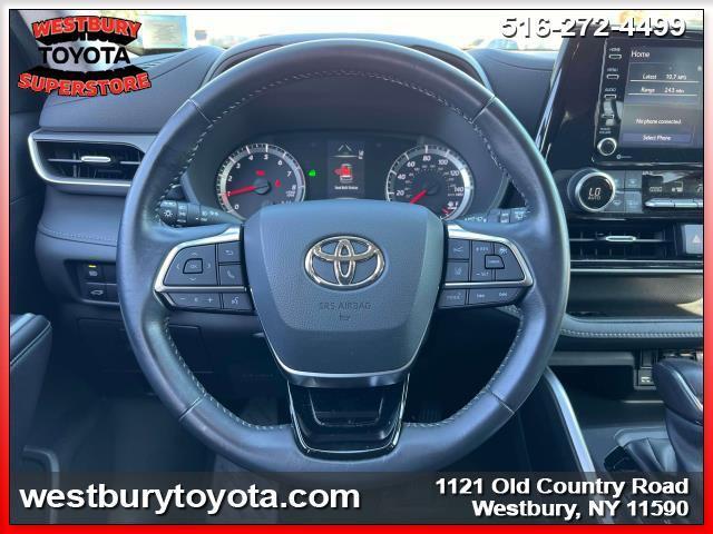 used 2021 Toyota Highlander car, priced at $32,890