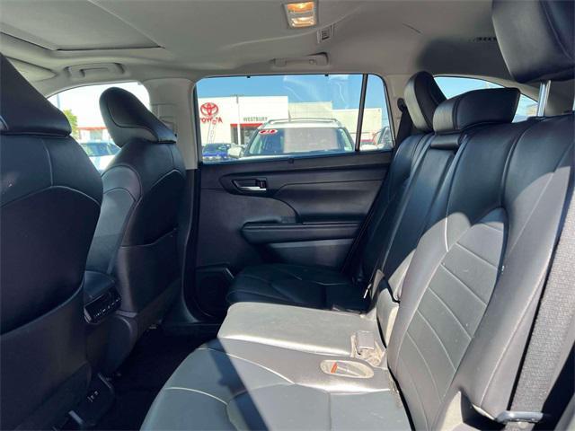 used 2021 Toyota Highlander car, priced at $32,995
