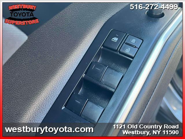 used 2023 Toyota Highlander car, priced at $34,890