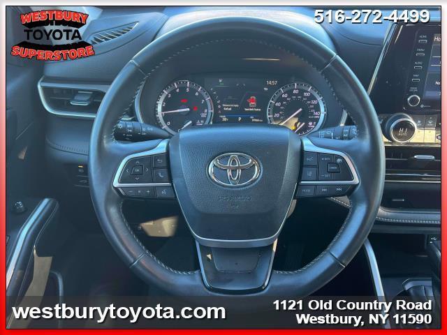 used 2022 Toyota Highlander car, priced at $36,995