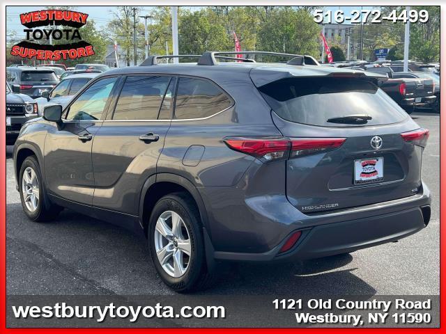 used 2022 Toyota Highlander car, priced at $35,985
