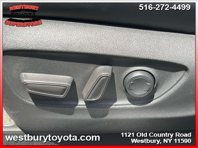 used 2022 Toyota Highlander car, priced at $35,995