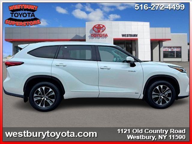 used 2020 Toyota Highlander Hybrid car, priced at $37,190