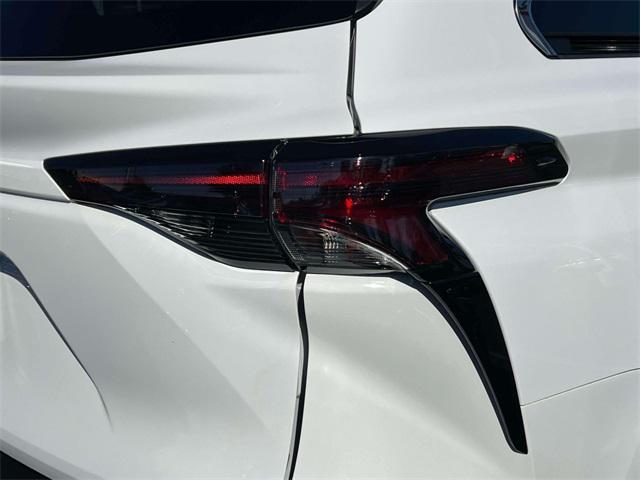 used 2025 Toyota Sienna car, priced at $75,895