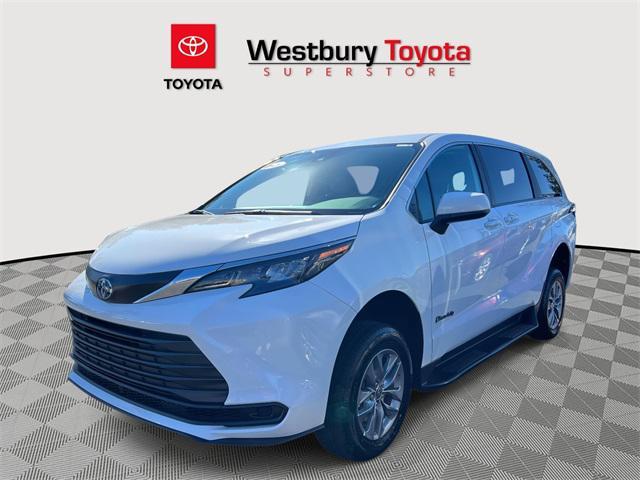 used 2025 Toyota Sienna car, priced at $75,895