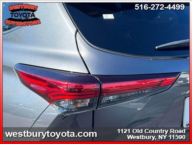 used 2020 Toyota Highlander car, priced at $37,975