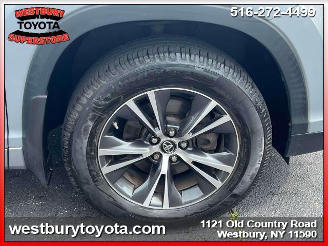 used 2016 Toyota Highlander car, priced at $23,795