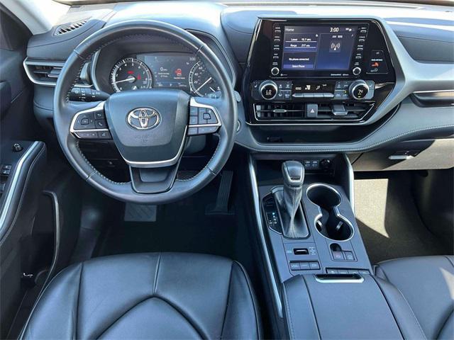 used 2022 Toyota Highlander car, priced at $36,995