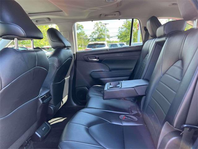 used 2022 Toyota Highlander car, priced at $36,995