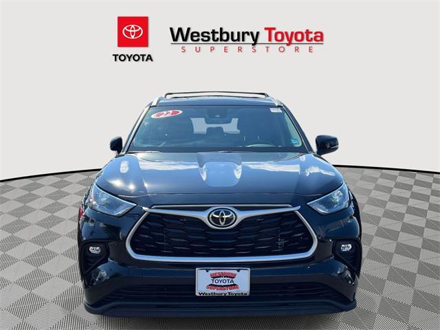 used 2022 Toyota Highlander car, priced at $36,995