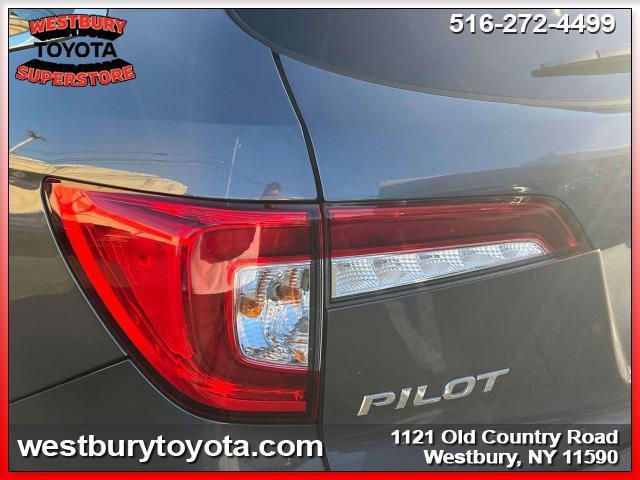 used 2022 Honda Pilot car, priced at $37,990