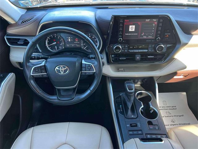 used 2022 Toyota Highlander car, priced at $34,895