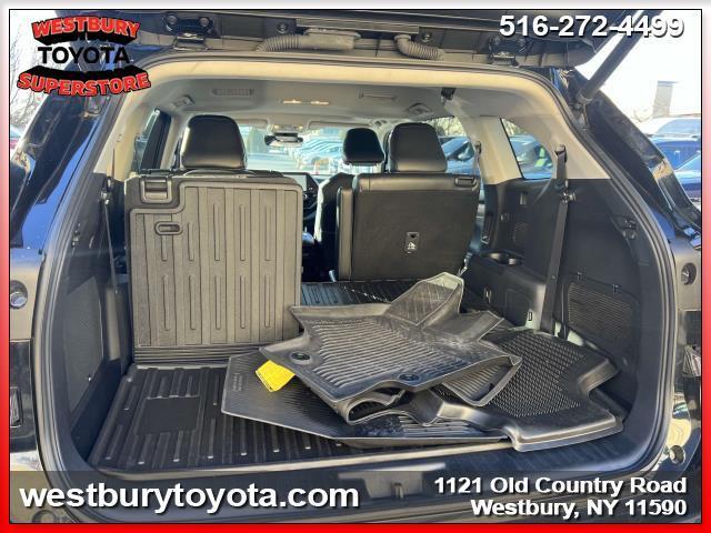 used 2023 Toyota Highlander Hybrid car, priced at $44,595