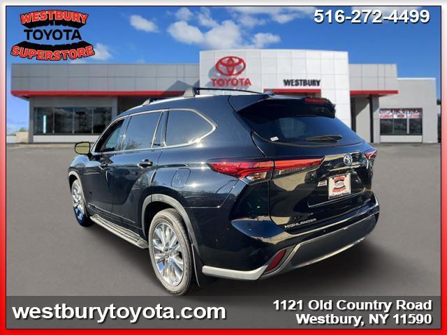 used 2023 Toyota Highlander Hybrid car, priced at $44,595