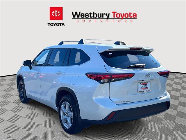 used 2023 Toyota Highlander car, priced at $34,995