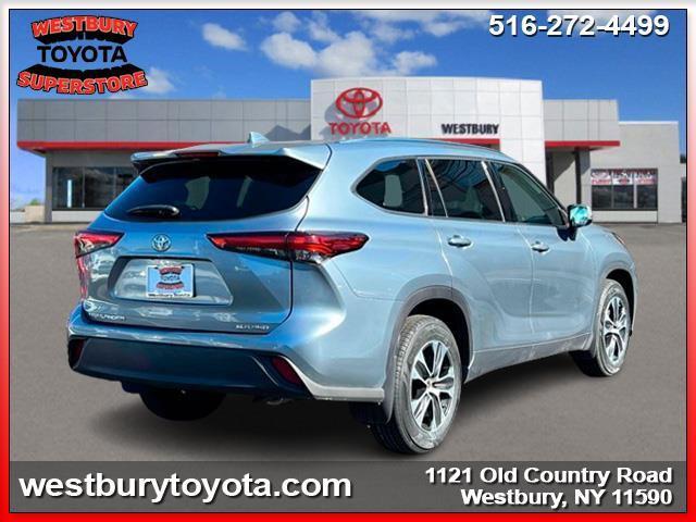 used 2020 Toyota Highlander car, priced at $31,140