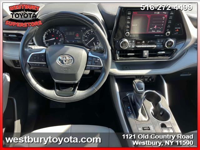 used 2020 Toyota Highlander car, priced at $31,140