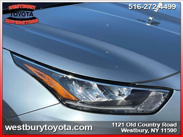 used 2020 Toyota Highlander car, priced at $31,140