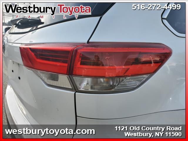 used 2017 Toyota Highlander car, priced at $21,995