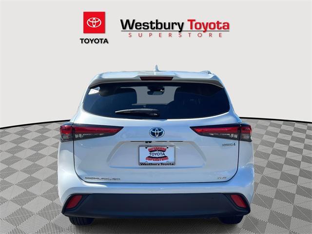 used 2023 Toyota Highlander Hybrid car, priced at $42,995