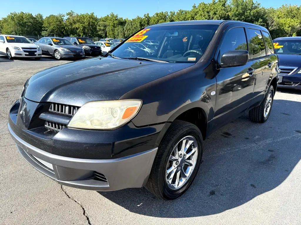 used 2005 Mitsubishi Outlander car, priced at $4,000