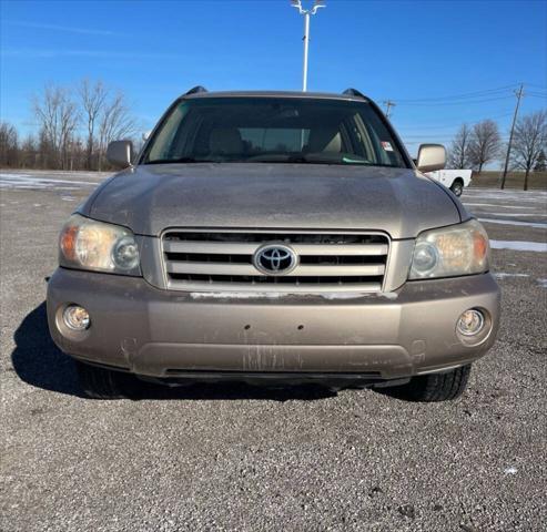 used 2004 Toyota Highlander car, priced at $5,495