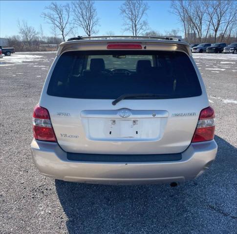 used 2004 Toyota Highlander car, priced at $5,495